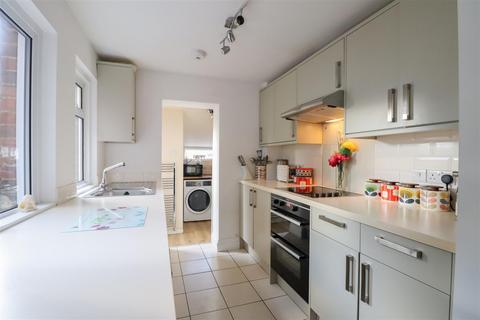 45 Crawley Road, Horsham, RH12 4DS