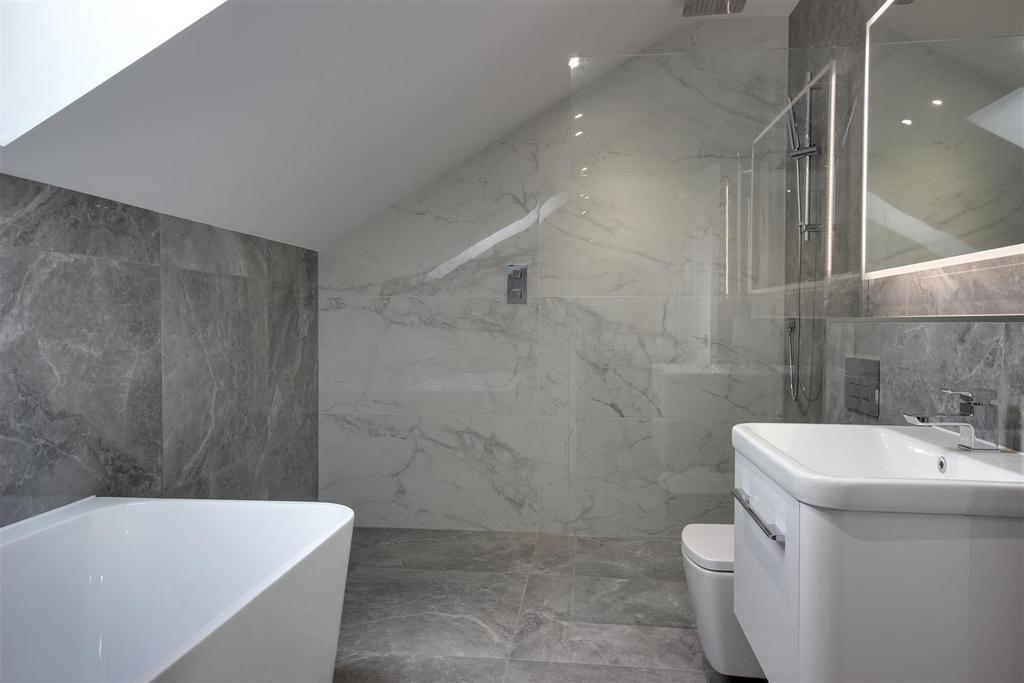 En suite Bathroom