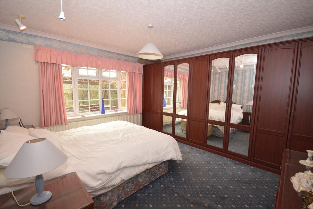 BED 1.jpg