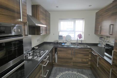 4 bedroom semi-detached house to rent, Oriel Gardens, Salford, M7