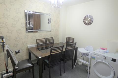 4 bedroom semi-detached house to rent, Oriel Gardens, Salford, M7