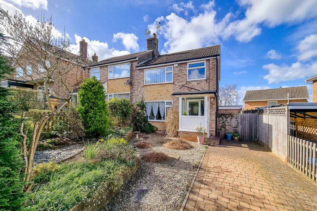 Ripley Drive, Harrogate, HG1 3 bed semidetached house for sale £290,000
