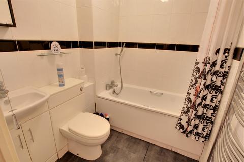 1 bedroom flat for sale - Bellair House, East Street , Havant