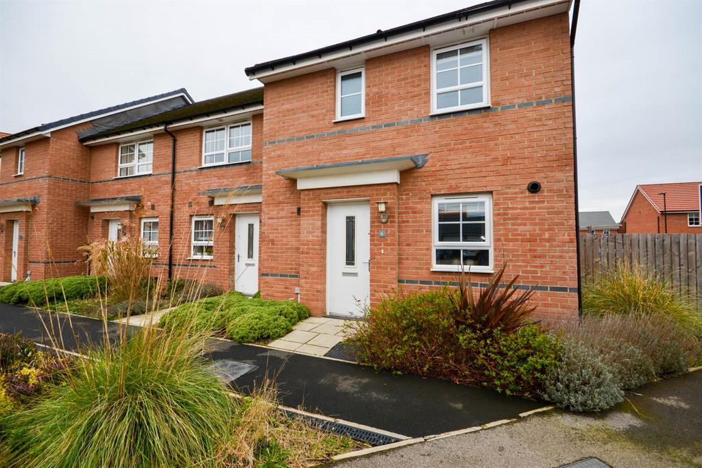 Cheltenham Close, North Gosforth 3 bed end of terrace house £210,000