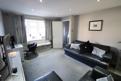 10 Chelmer Drive, South Ockendon, RM15 6EE