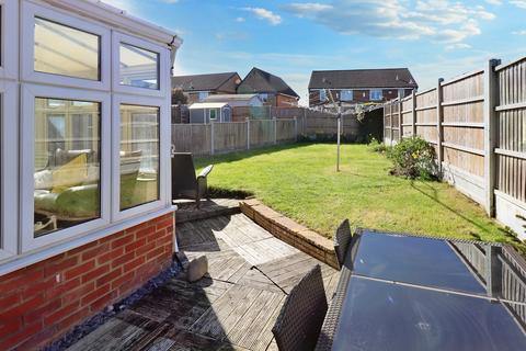 10 Chelmer Drive, South Ockendon, RM15 6EE