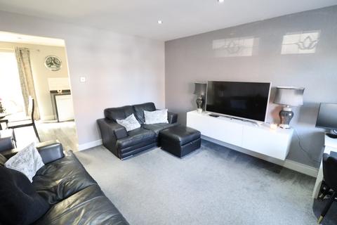 10 Chelmer Drive, South Ockendon, RM15 6EE