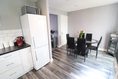 10 Chelmer Drive, South Ockendon, RM15 6EE