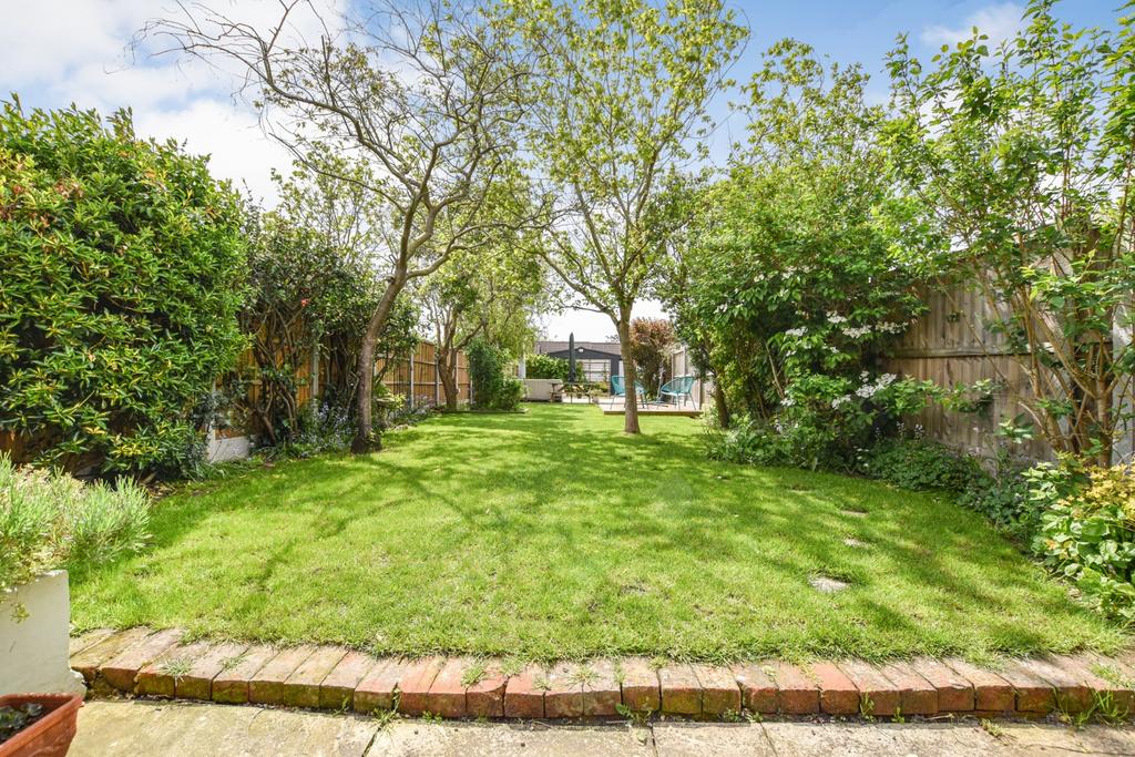 Holloway Road, Heybridge 3 bed semidetached house £425,000