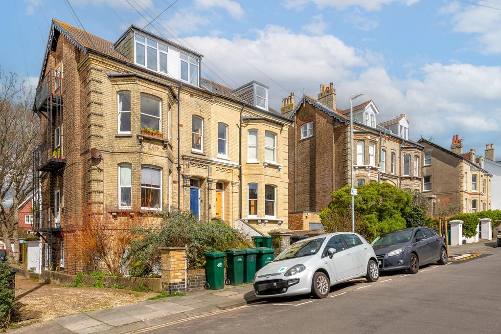 Springfield Road, Brighton 2 bed flat for sale £340,000