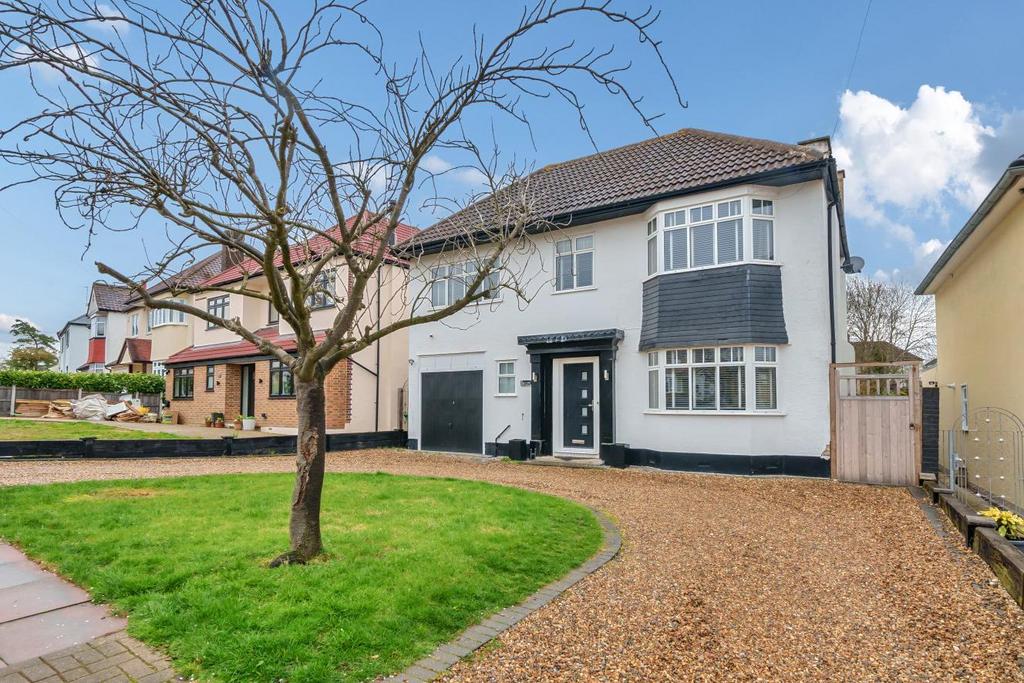 Hayes Chase, West Wickham 4 bed detached house £825,000