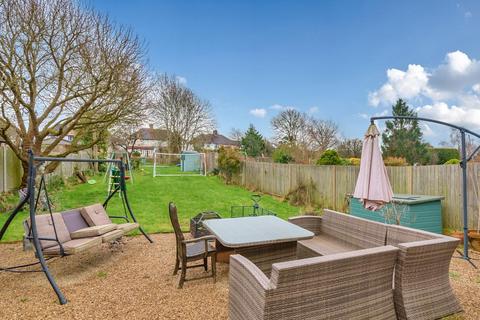 99 Hayes Chase, West Wickham, BR4 0HY