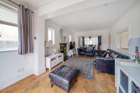 99 Hayes Chase, West Wickham, BR4 0HY