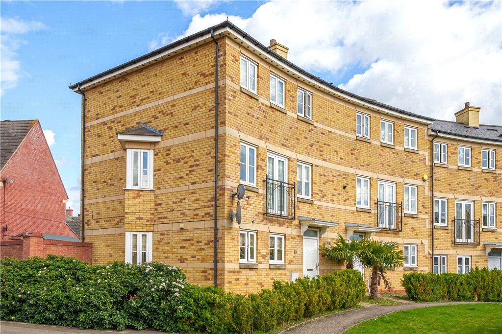 Berrywood Drive, Northampton, Northamptonshire, NN5 3 bed house for