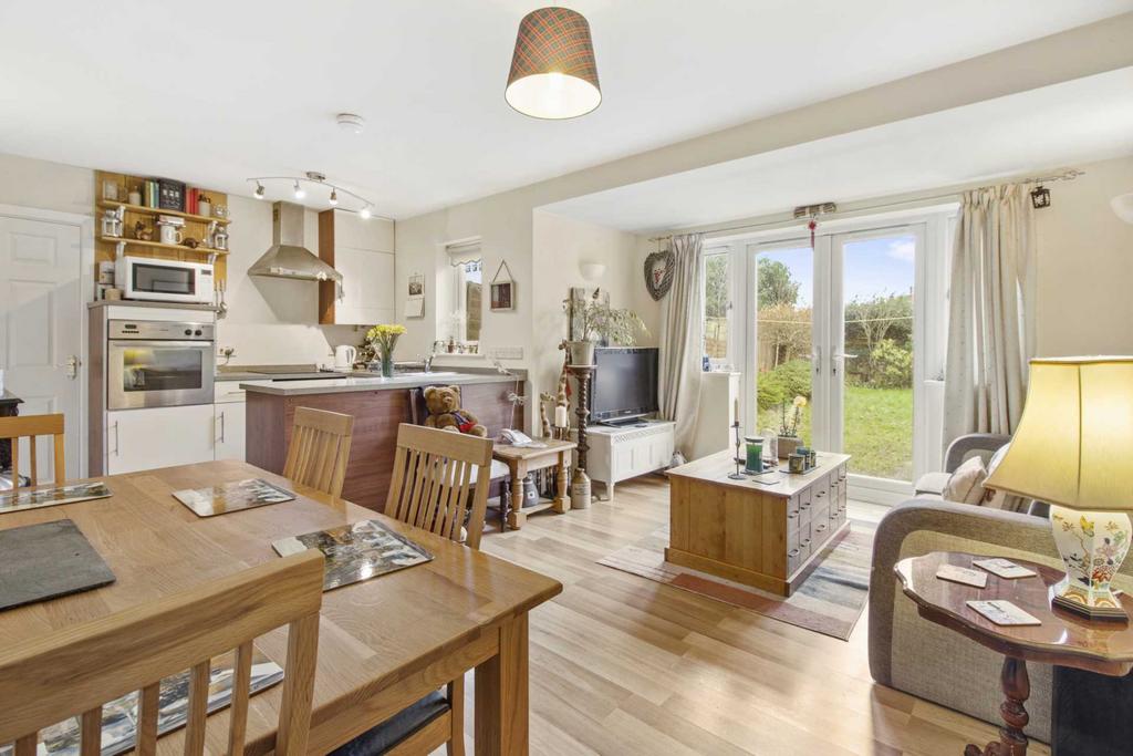 Summerfield Road, Malvern 2 bed apartment £160,000