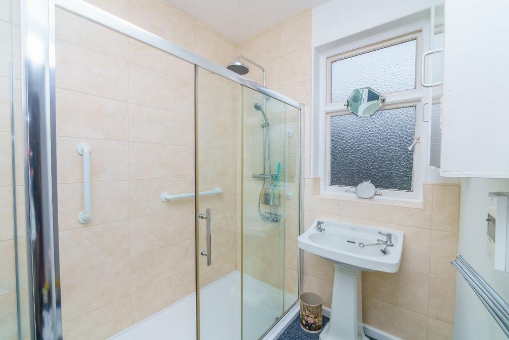 Family Shower Room