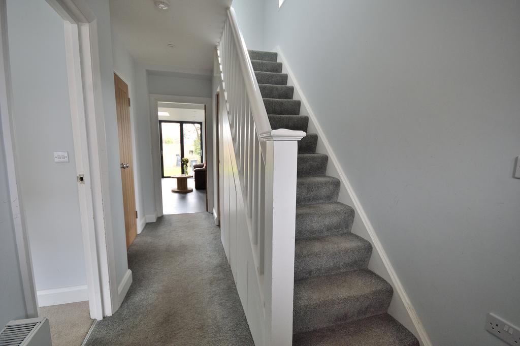 Lister Gardens, London N18 5 bed end of terrace house for sale £565,000