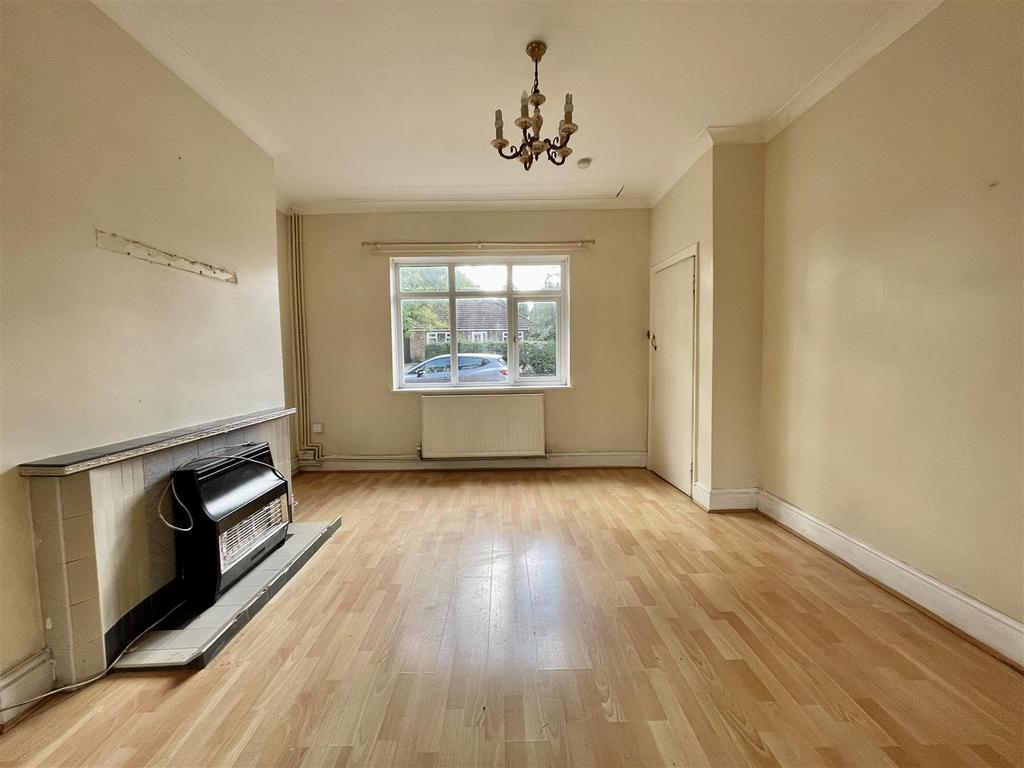 Liverpool Road South, Burscough 3 bed semidetached house for sale £