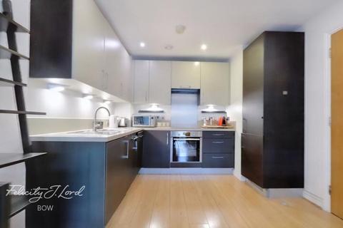 1 bedroom flat to rent, Aqua Vista Square, London