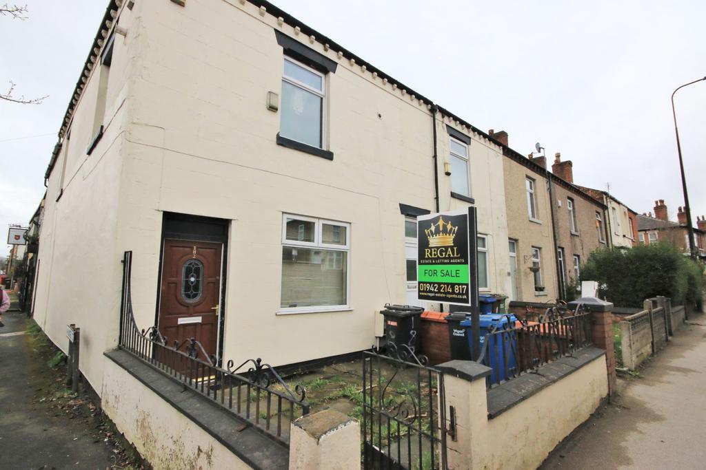 Ormskirk Road, Newtown, Wigan, WN5 9ED 3 bed end of terrace house for