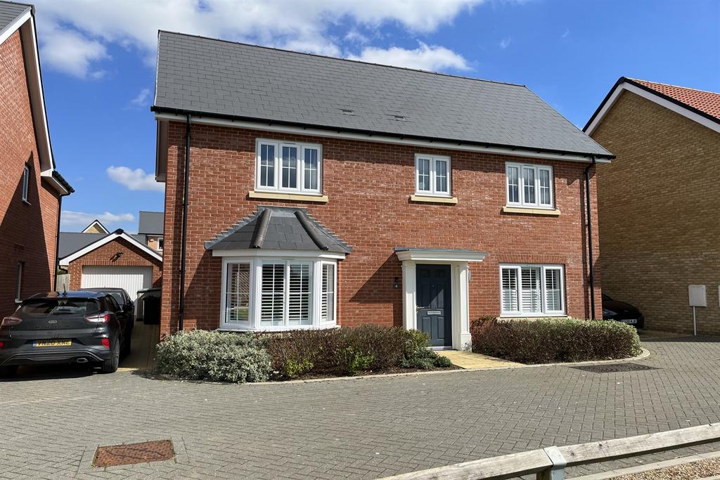 Crozier Drive, Cressing, Braintree, CM77 4 bed detached house for sale