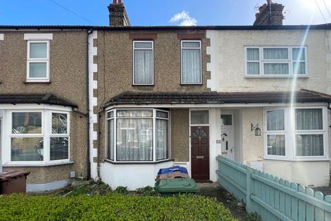 3 bedroom terraced house for sale - 44 Chadwell Road, Grays, Essex, RM17 5SY