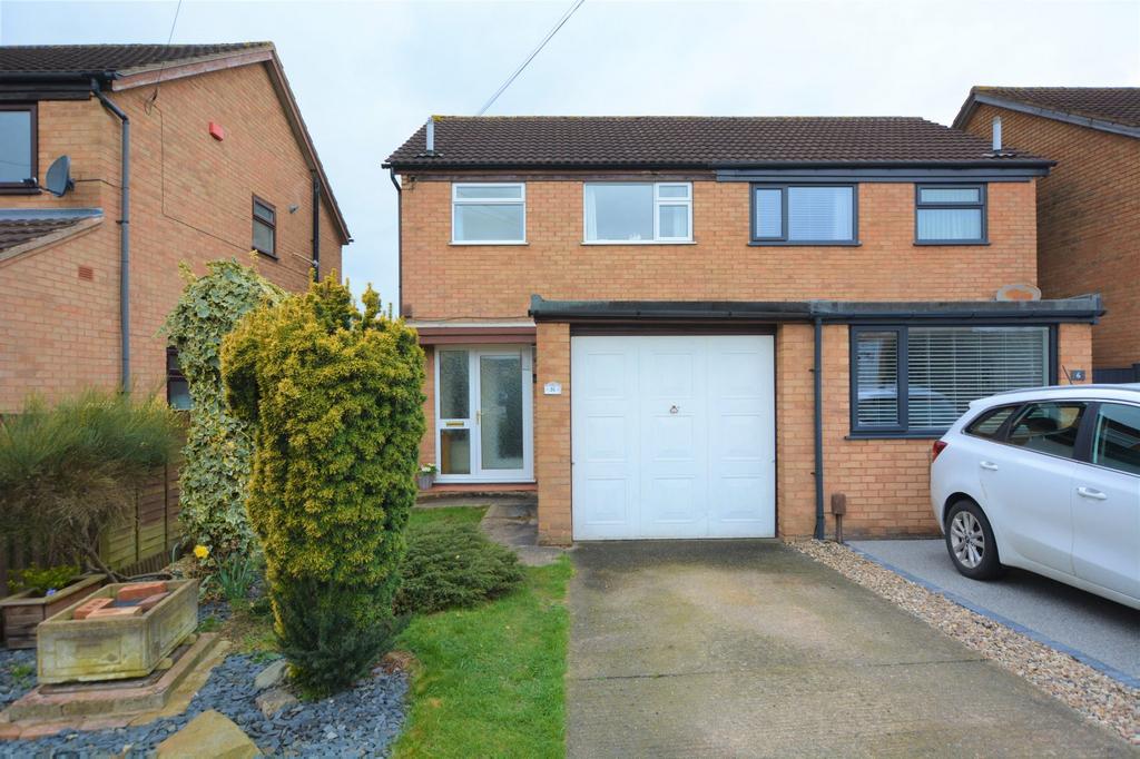 Lower Meadow, Quedgeley, Gloucester, Gloucestershire, GL2 3 bed semi
