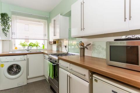 1/5 Gilmours Entry, Edinburgh, EH8 9XL