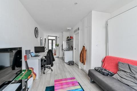 87b Queens Road, Walthamstow, London, E17 8QR