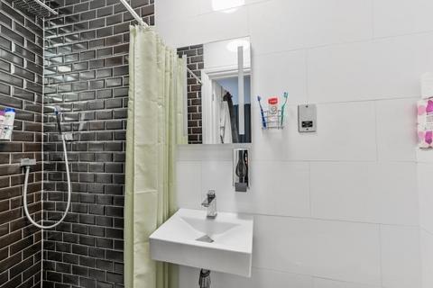 87b Queens Road, Walthamstow, London, E17 8QR