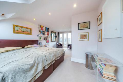 12 Mount Road, London, SW19 8ET