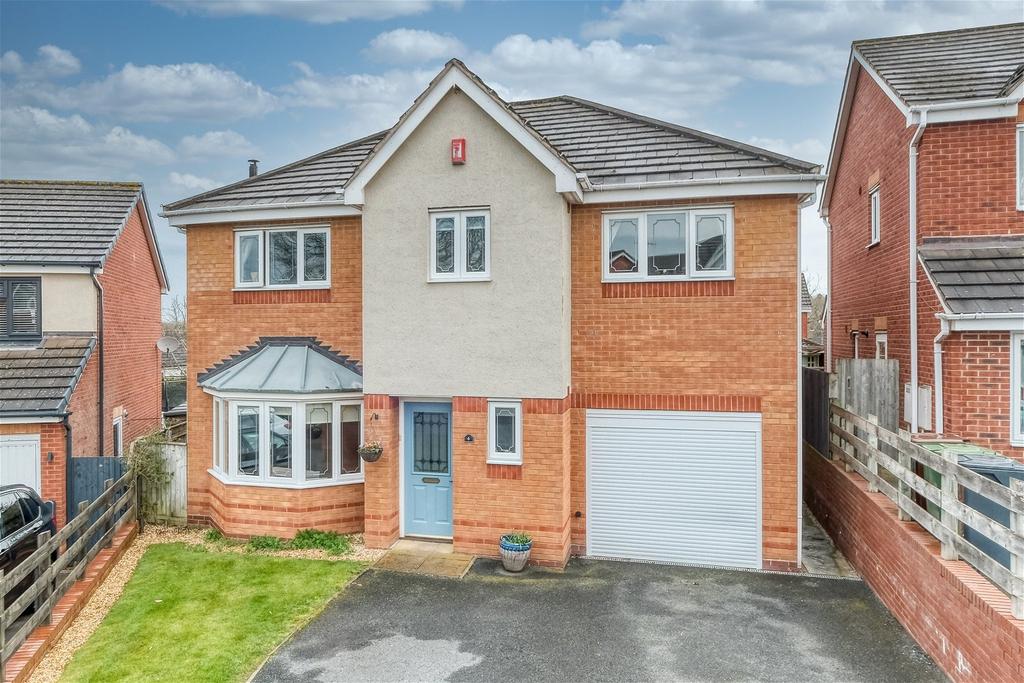 Davenham Road, The Oakalls, Bromsgrove, B60 2SG 5 bed detached house