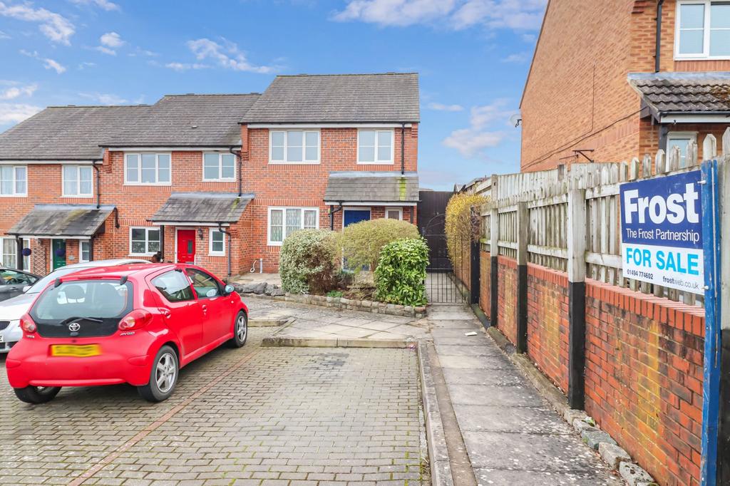 Beechcroft Road Chesham Hp5 3 Bed End Of Terrace House For Sale £