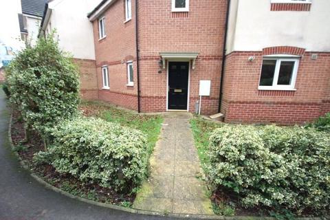 3 bedroom terraced house to rent, Tristram Close, Yeovil BA21