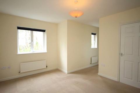 3 bedroom terraced house to rent, Tristram Close, Yeovil BA21