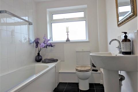 2 bedroom apartment to rent, Ridgeway Road, Redhill