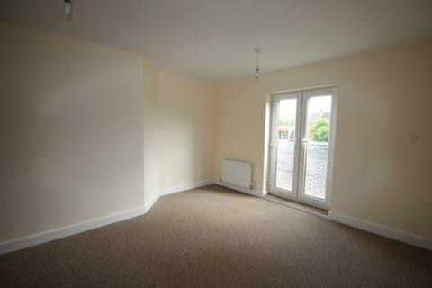 2 bedroom flat to rent, Main Road, Far Cotton, Northampton, NN4