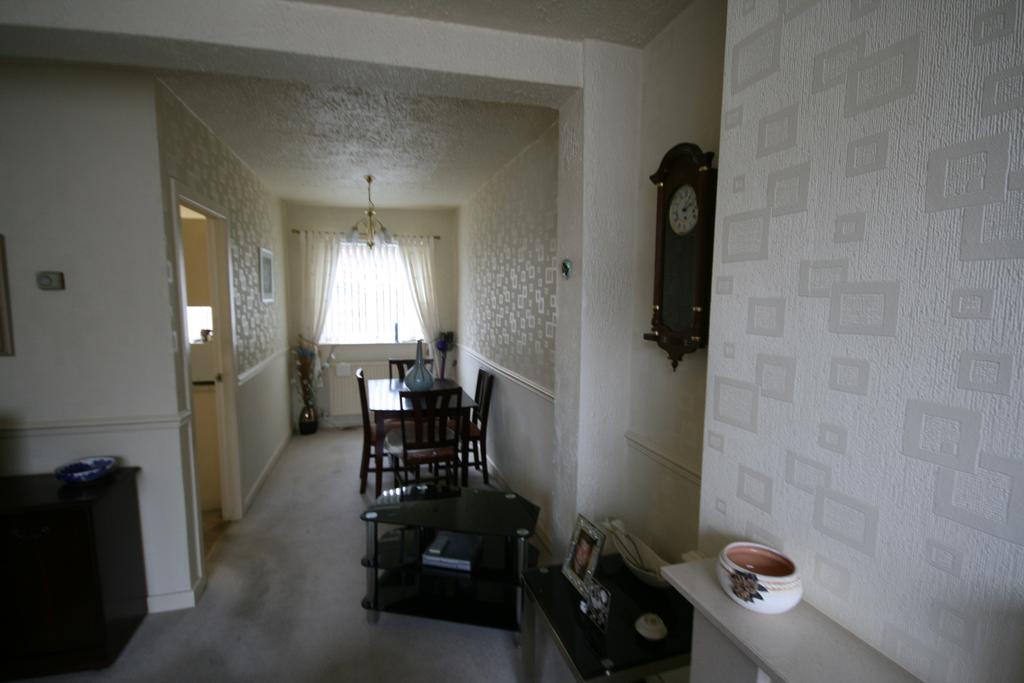 Lynn Drive, Droylsden M43 3 bed semidetached house for sale £184,950