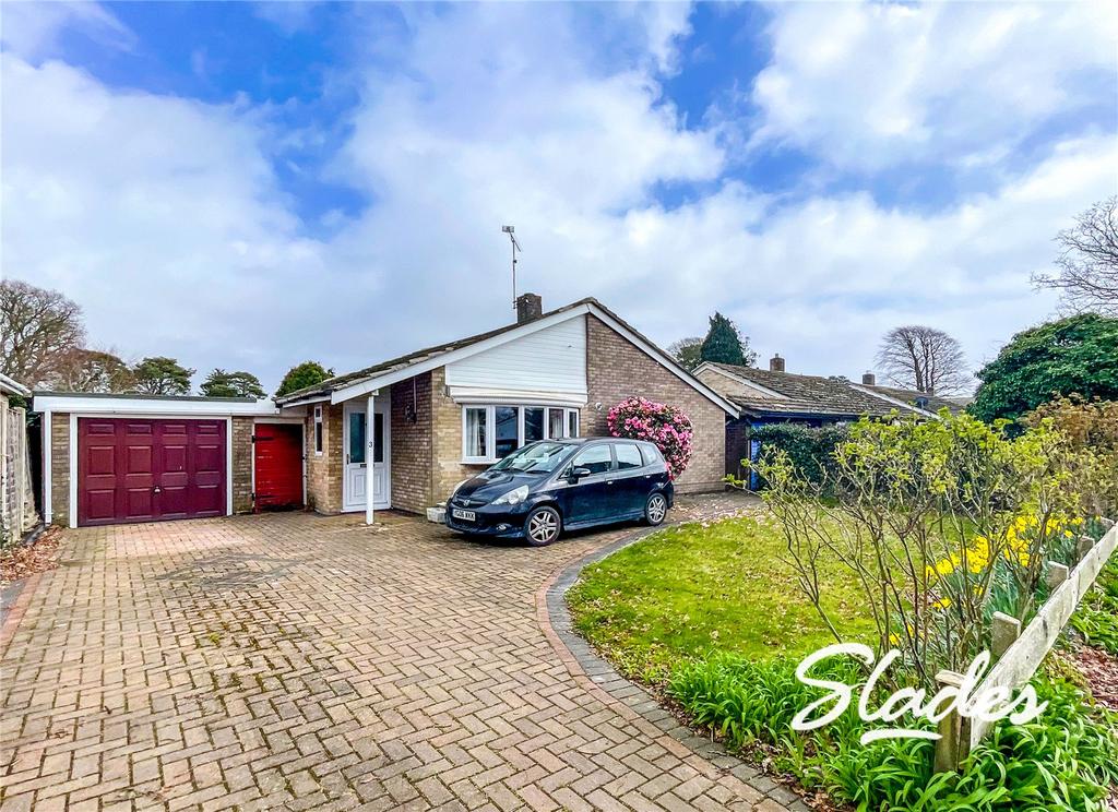 Wiltshire Road, Bransgore, Christchurch, Dorset, BH23 3 bed bungalow