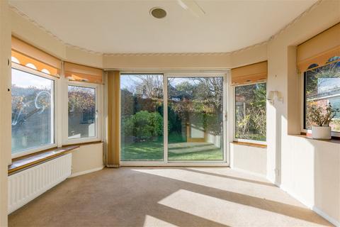 3 bedroom detached bungalow for sale - Ashcroft, Shalford