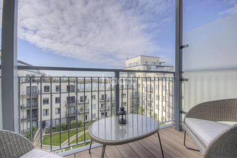 2 bedroom flat for sale, Boulevard Drive, London NW9