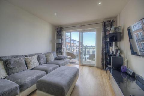 2 bedroom flat for sale, Boulevard Drive, London NW9