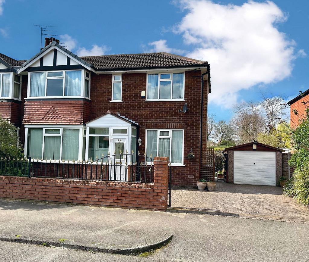Hollymount Road, Offerton, Stockport, SK2 3 bed semidetached house for sale £315,000