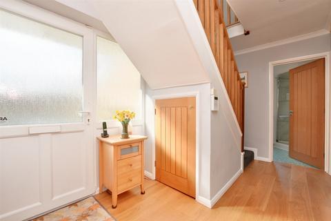 7 Millview Close, Reigate, RH2 0JD