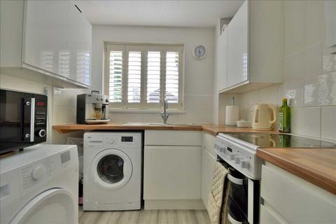 72 Henniker Gate, Chelmsford, CM2 6SB