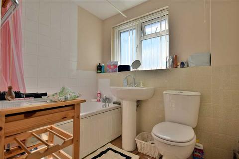 72 Henniker Gate, Chelmsford, CM2 6SB
