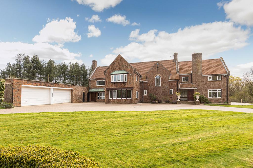 Handley Cross, Leven Bank Road, Yarm, North Yorkshire TS15 6 bed