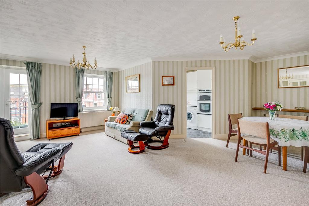 Guessens Road, Welwyn Garden City, Hertfordshire, AL8 2 bed apartment