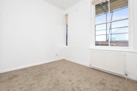 17 Lion Mills, London, E2 7ST
