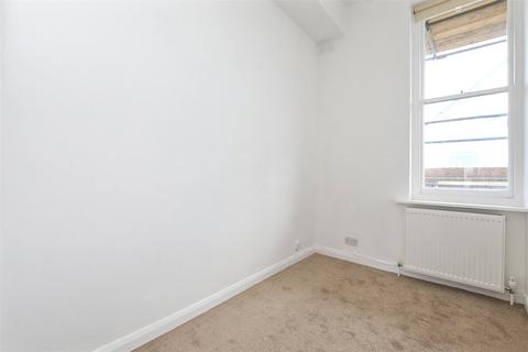 17 Lion Mills, London, E2 7ST